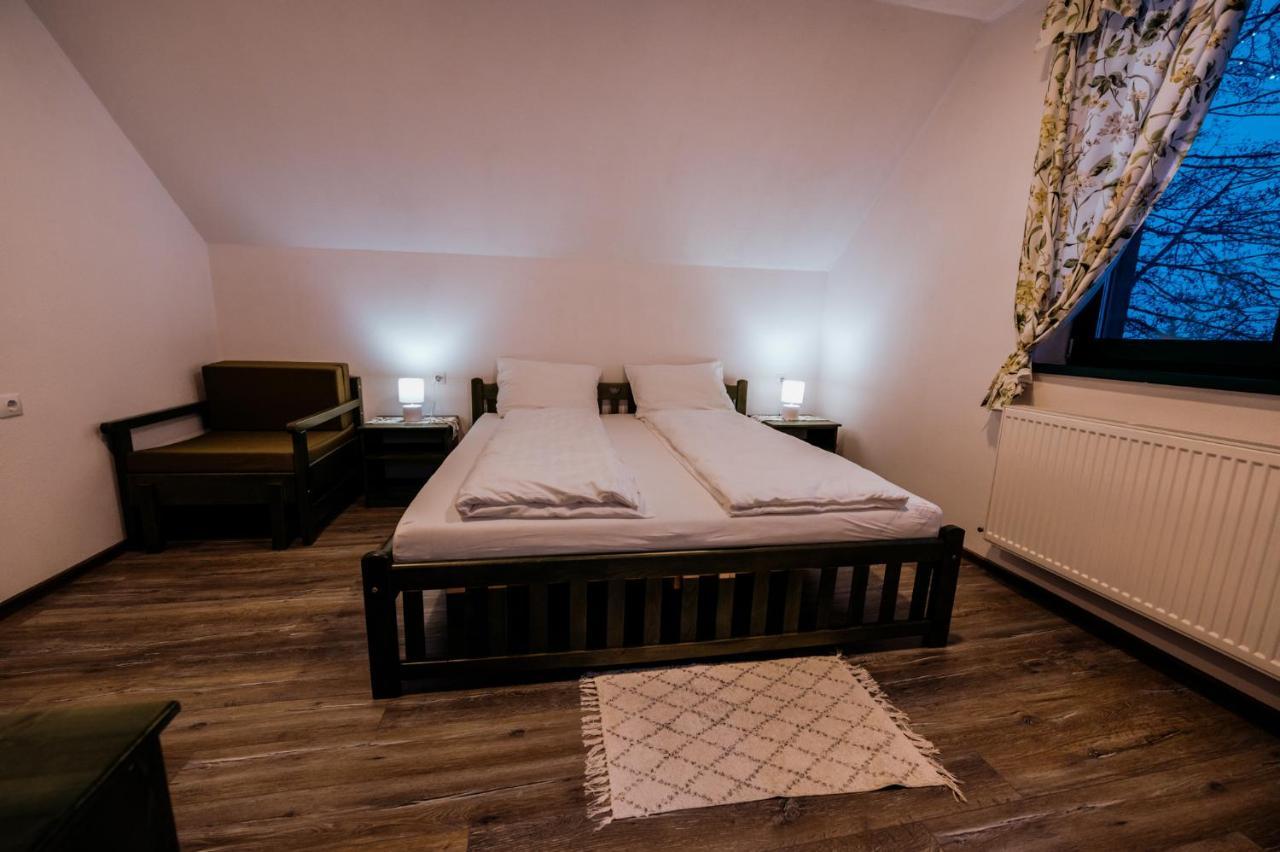 Kadarhaz Bed and Breakfast Vlahita Buitenkant foto