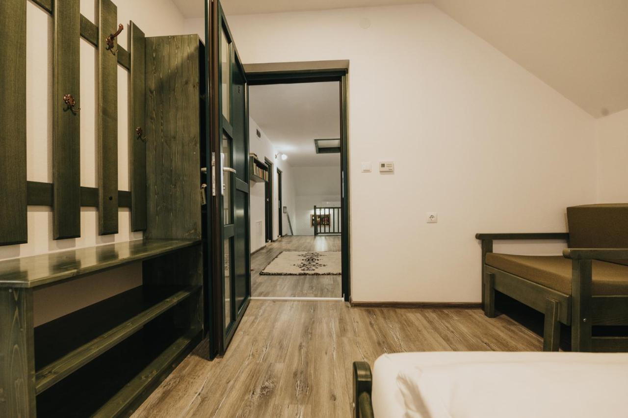 Kadarhaz Bed and Breakfast Vlahita Buitenkant foto