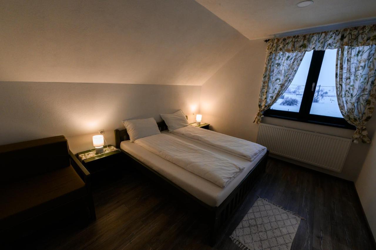 Kadarhaz Bed and Breakfast Vlahita Buitenkant foto